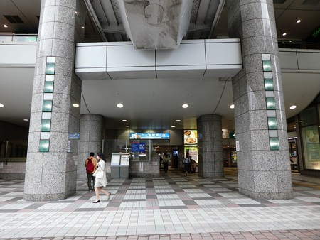 かみがおおおか駅(外) (1)