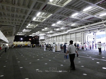 180601-いずも@大桟橋 格納庫 (18)