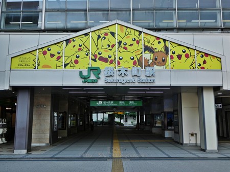 180716-ピカチュウ大量発生チュウ@桜木町駅 正面 (2)