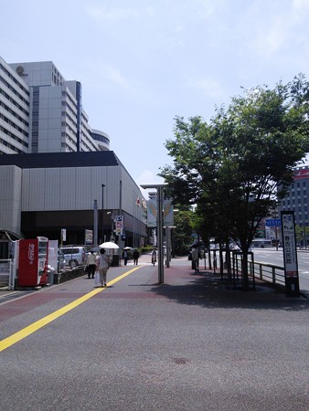 18_渡辺通り駅をでたところ140624