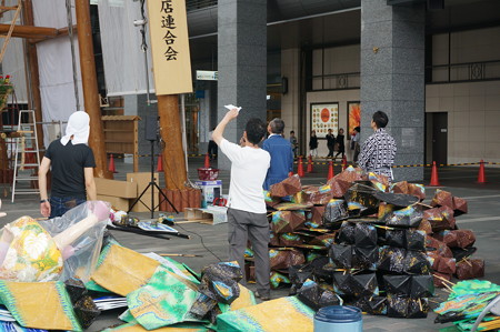 【2014年6月24日撮影】博多祇園山笠 飾り山笠 博多駅 2014年 飾り付けの様子 (4)
