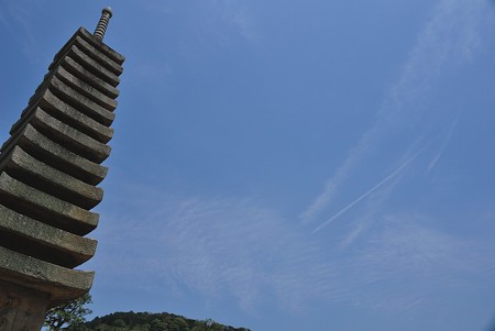 十三重石塔（重要文化財）