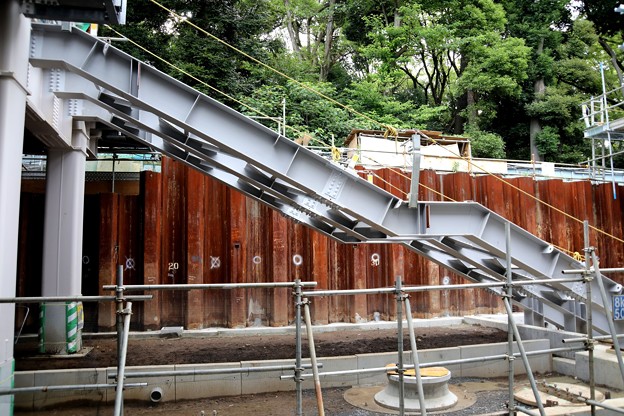 原宿駅工事中の階段