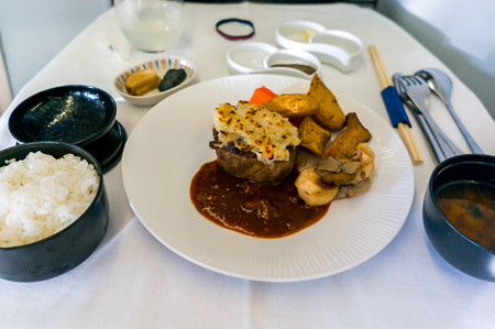 ご飯を頂きます