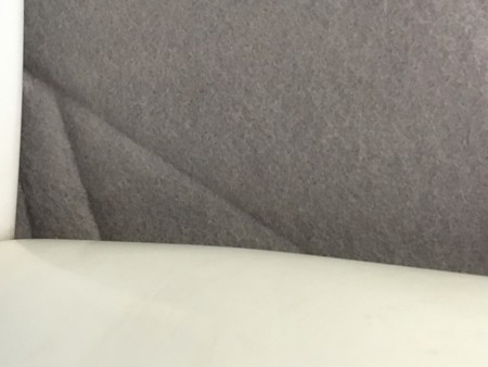 角っちょの所に折り目のシワが出来てもうた