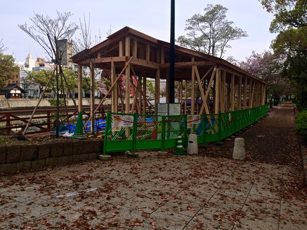 タイ料理レストラン まな～む ぴぃすぅあ 広島市南区稲荷町 京橋川左岸 河岸緑地 2016年4月8日