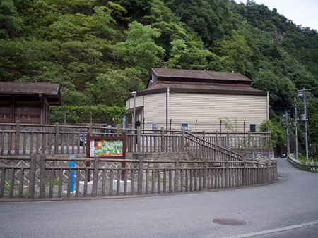 階段出口から