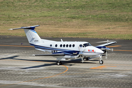 JA122N 中日本航空 ビーチクラフト・スーパーキング・エア IMG_8200_2