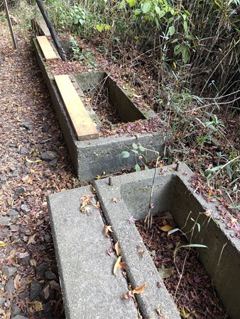 愛岐トンネル群 秋の特別公開 鉄道遺構 信号・台座跡 IMG_1490