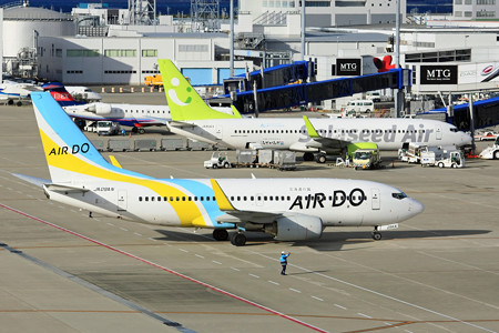 ソラシドエア B737-800 JA806X & AIRDO B737-700 JA09AN IMG_8794_2
