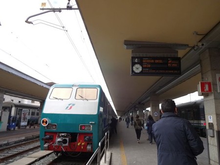 ジェノヴァ行き快速(トリノ・ポルタ・ヌオーヴァ駅)