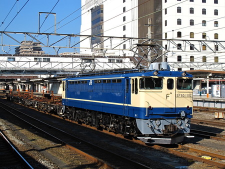 EF65-1102+チキ(八王子駅)2