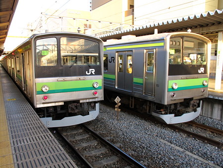 205系(東神奈川駅)