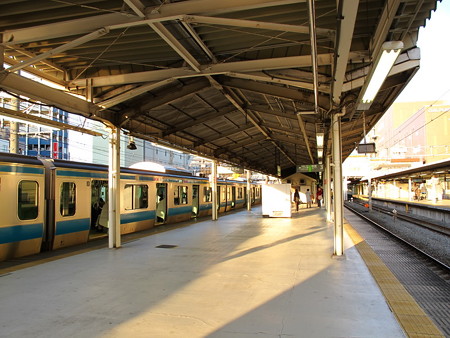 東神奈川駅構内