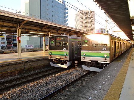 205系(東神奈川駅)
