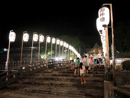 和霊神社 祭りの後6 名残を惜しむ人々