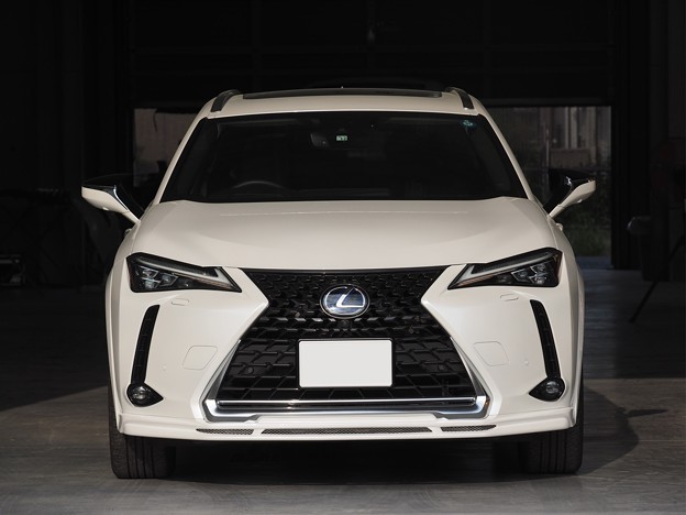 LEXUS UX フロントリップスポイラー仕様比較 【レクサス】｜THINK