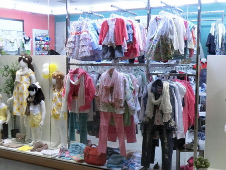 160330-58駅構内の店