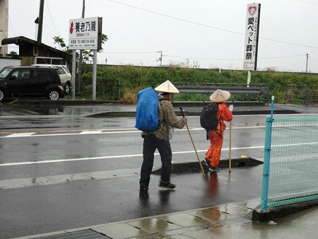 180424-22雨のお遍路さん