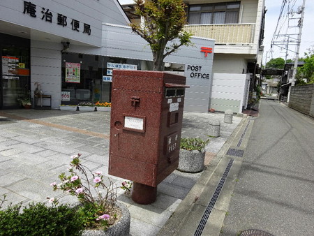 180426-05石のポスト