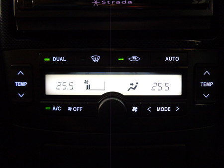 アベンシス　ＬＥＤ打ち替え　エアコンパネル