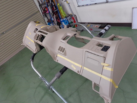 イプサム　植毛塗装前　ダッシュボード