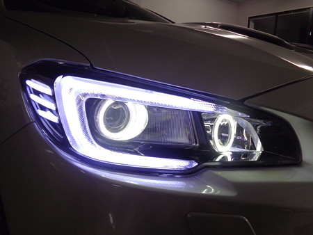 レヴォーグ　愛知県　ＮＥＷアウディ風ＬＥＤホワイト　右