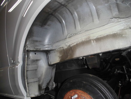 ハイエース下廻り錆止め施工前２