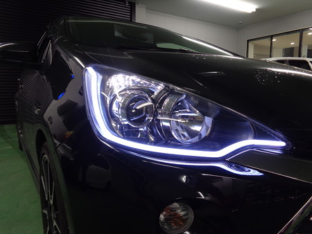 トヨタＡＱＵＡ　新潟県　ＮＥＷアウディ風ＬＥＤ２色タイプ　ホワイト