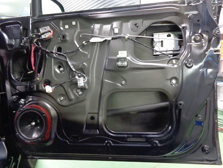 モビリオスパイク　デッドニング施工前