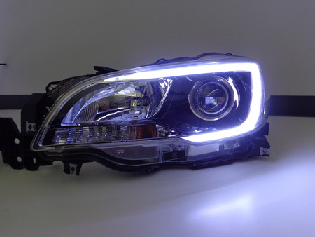 アウトバックＢＳ９　ＮＥＷアウディ風ＬＥＤ　ホワイト左