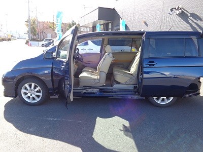 中古車　アイシス納車