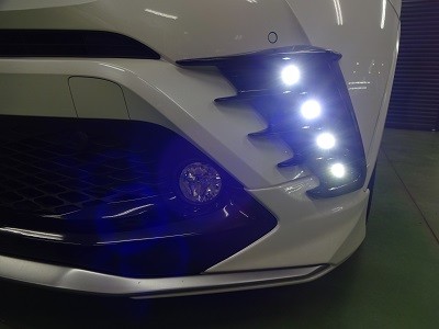Ｃ－ＨＲ　フロントダクトガーニッシュ取付