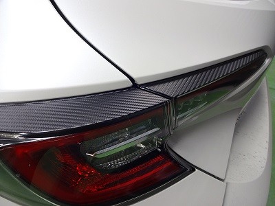 カローラスポーツ 車種別カット済みカーボンシート