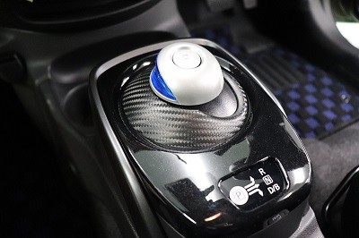 ノートＥ１２　車種別カット済みカーボンシート貼り込み