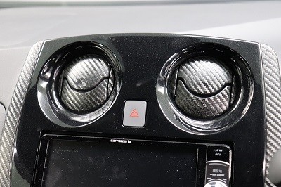 ノートＥ１２　車種別カット済みカーボンシート貼り込み