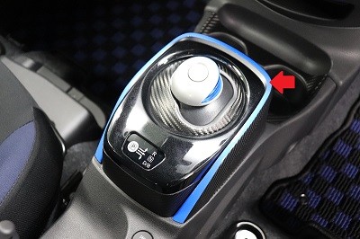 ノートＥ１２　車種別カット済み青シート＆カーボンシート貼り込み