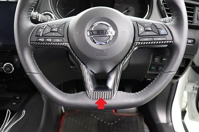 エクストレイルＴ３２　カット済みカーボンシート貼り込み