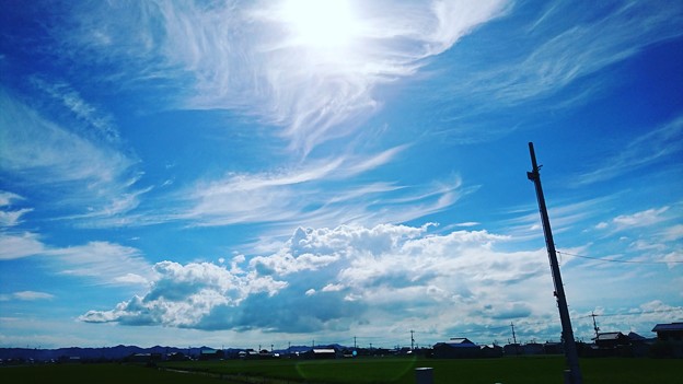 踊る雲たち