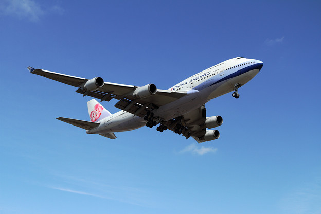B747 CAL B-18210 approach