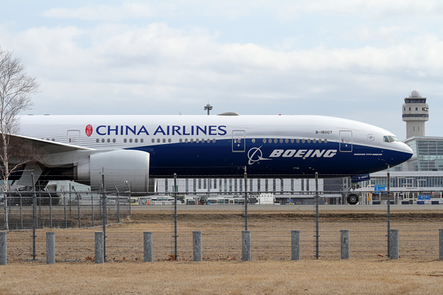 B777 CALにBoeing color B-18007 (1)