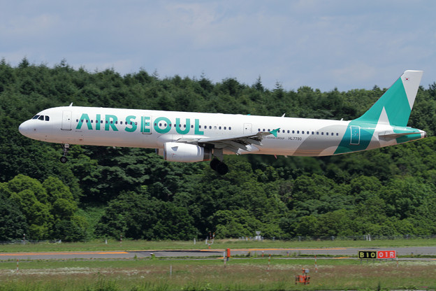 A321-200 AIR SEOUL HL7790 landing