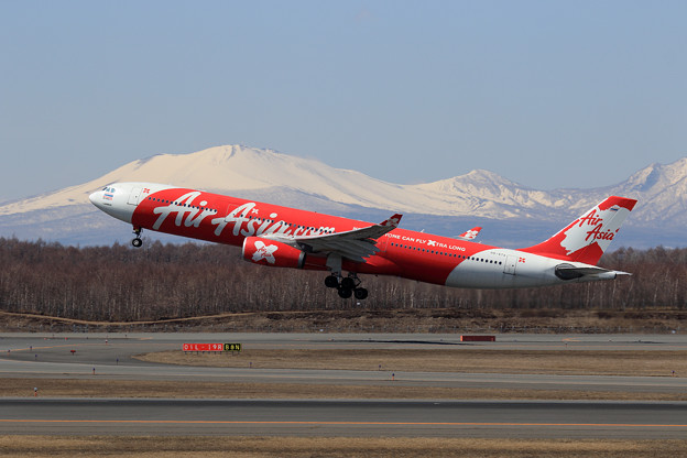 A330 TAX HS-XTA takeoff