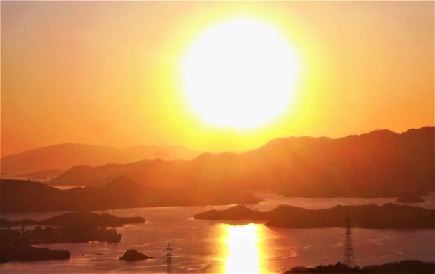 高見山の夕陽＠しまなみ海道・布刈の瀬戸