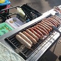 Photos: 辛味ソーセージ、付け合せのキャベツとかじると絶品です