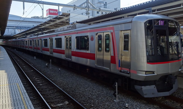 東急電鉄5050系4000番台による西武池袋線快速急行