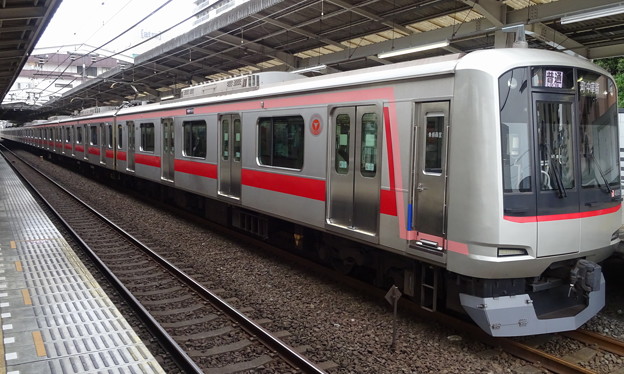 東急電鉄5050系4000番台による東武東上線普通列車