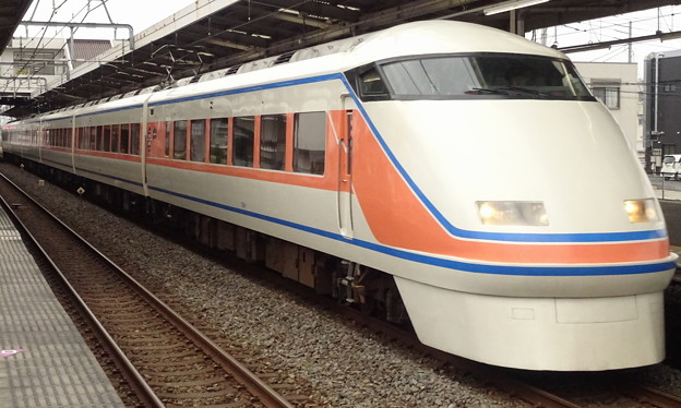 東武特急100系｢ｽﾍﾟｰｼｱきぬ｣(通過列車)