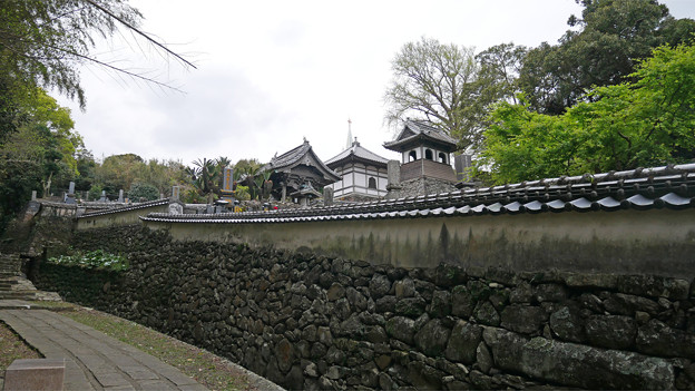 寺院と教会の見える風景 (4)