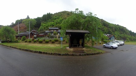totorobusstop_p01